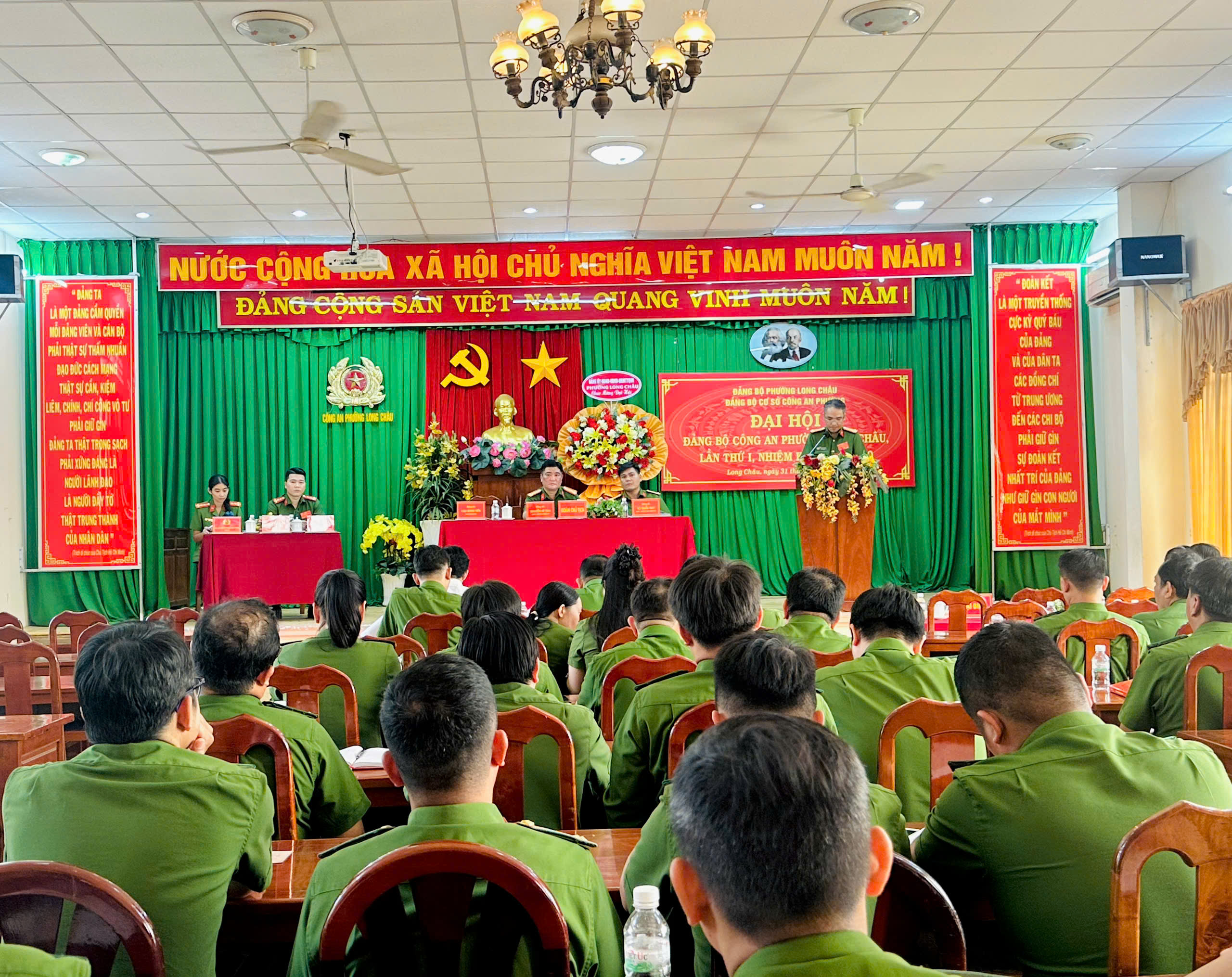 
Đại hội Đảng viên Đảng bộ cơ sở Công an phường Long Châu lần thứ I, nhiệm kỳ 2025 - 2030

