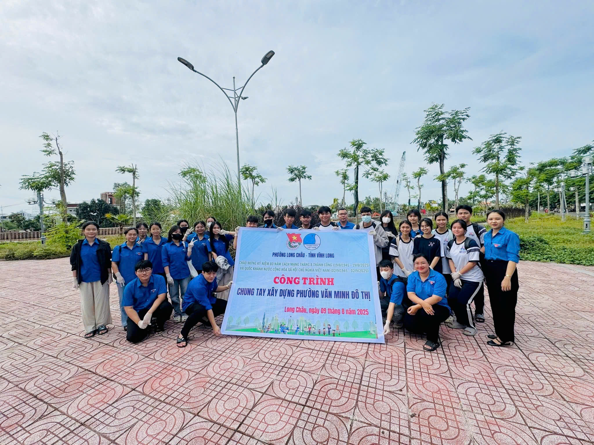 Đoàn Phường Long Châu thực hiện Công trình Thanh niên chung tay xây dựng phường văn minh đô thị

