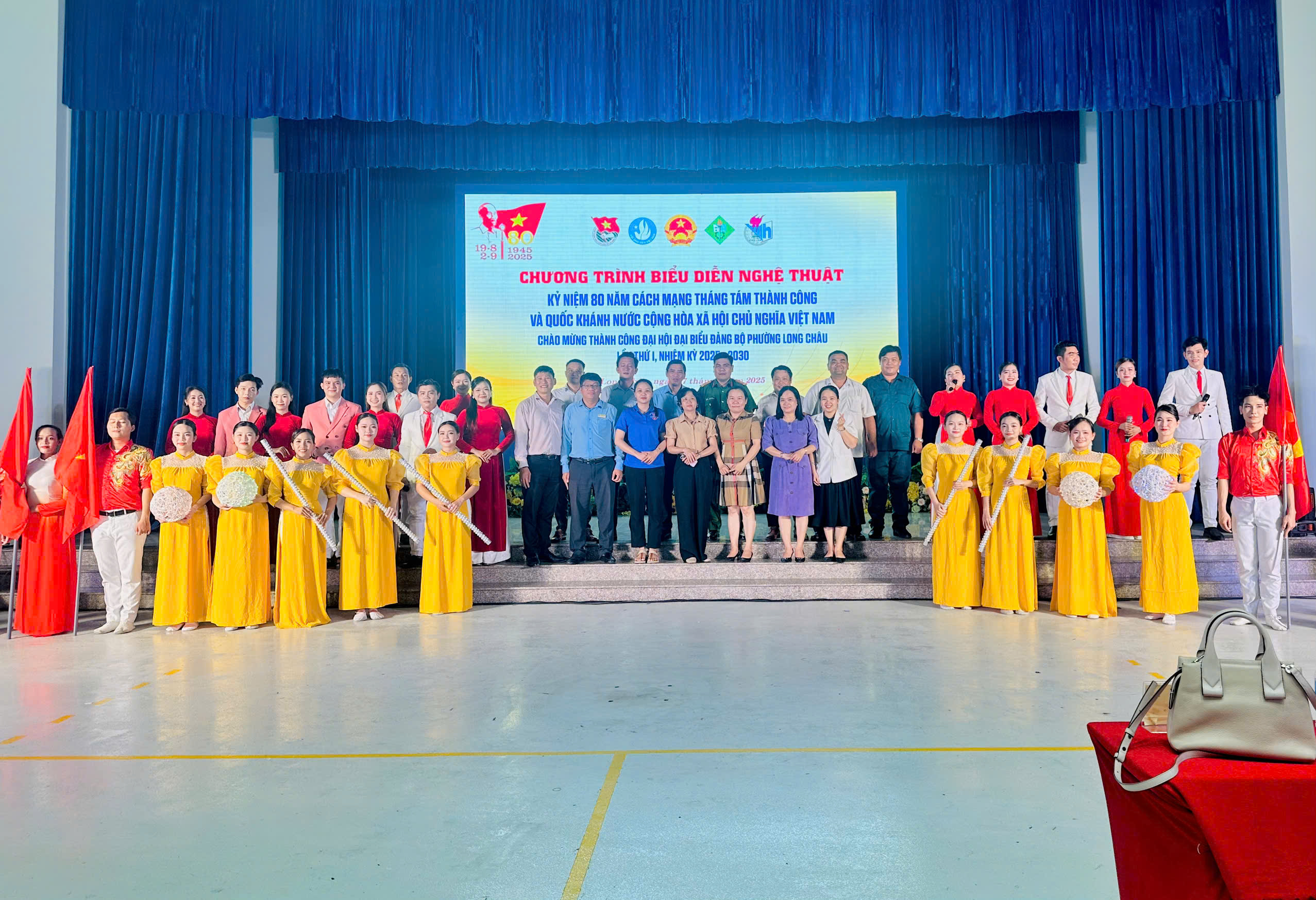 Chương trình biểu diễn nghệ thuật chào mừng kỷ niệm 80 Cách mạng tháng Tám, Quốc khánh 2/9 và thành công Đại hội đại biểu Đảng bộ phường Long Châu, lần thứ I, nhiệm kỳ 2025-2030