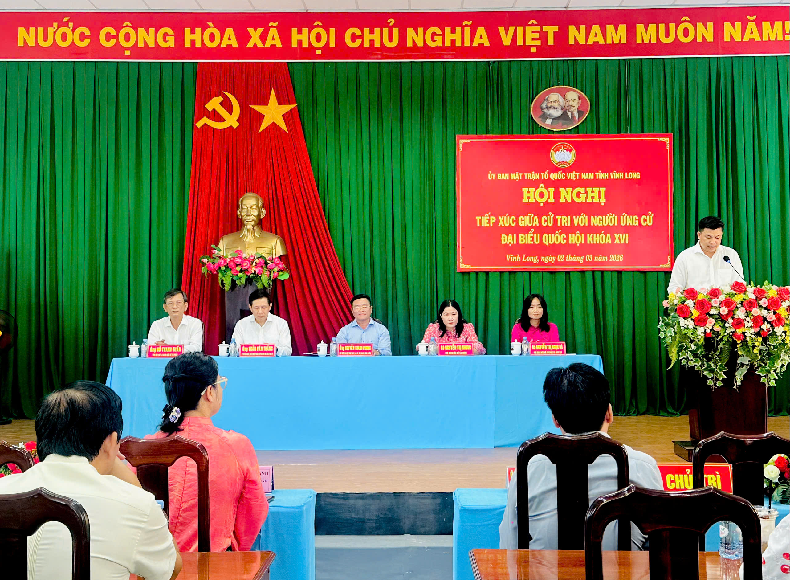 Ứng cử viên đại biểu Quốc hội khóa XVI tổ bầu cử số 1 tiếp xúc cử tri phường Long Châu