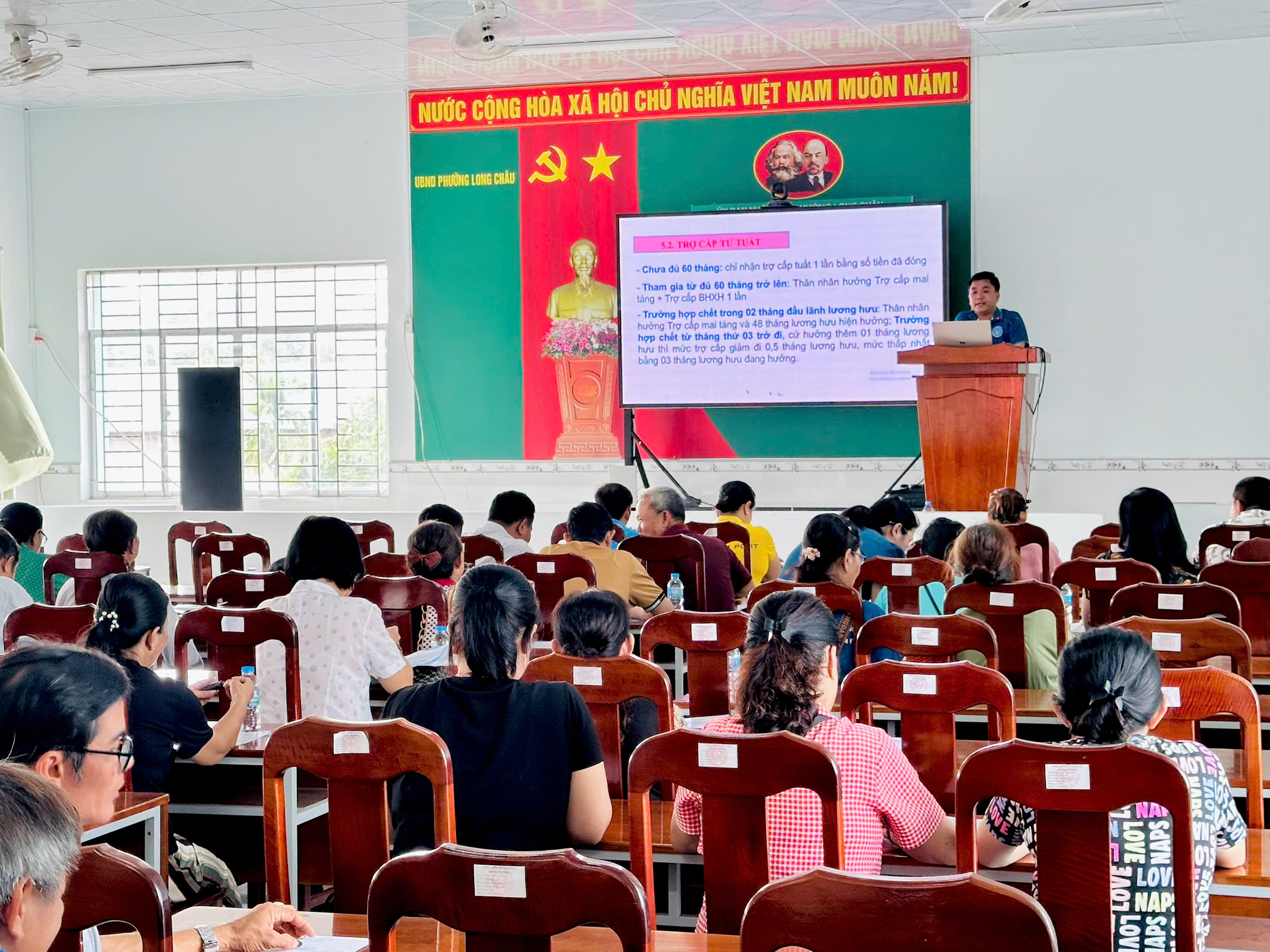 Hội nghị tuyên truyền, vận động phát triển người tham gia BHXH tự nguyện, BHYT hộ gia đình phường Long Châu